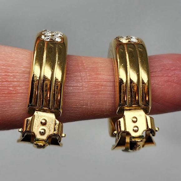 Givenchy Vintage Clip on Earrings - Picture 14 of 15